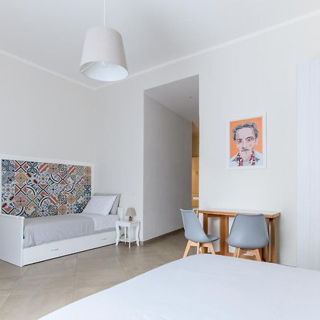 Tinellari Rooms เนเปิลส์ ภายนอก รูปภาพ