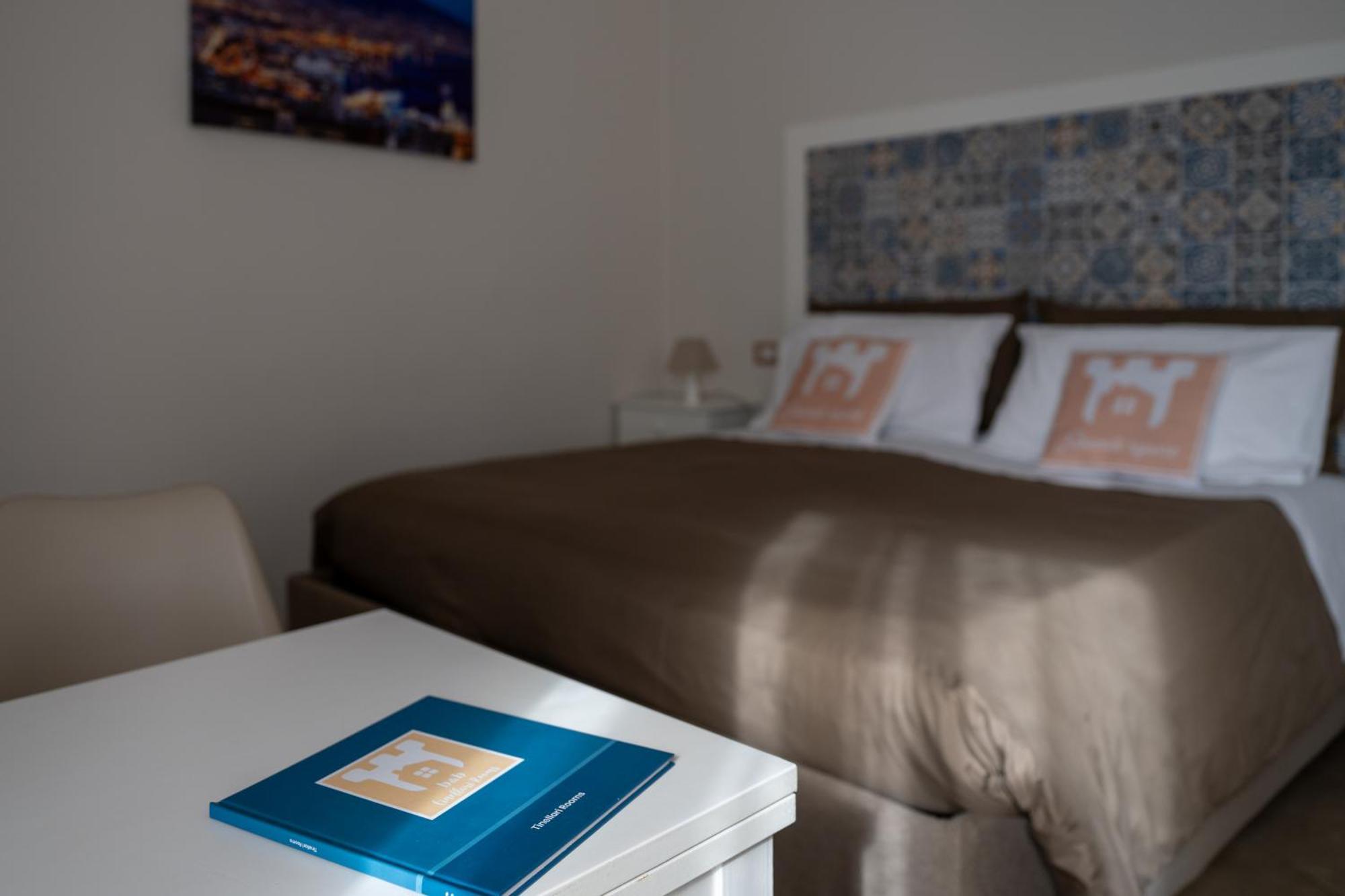 Tinellari Rooms เนเปิลส์ ภายนอก รูปภาพ