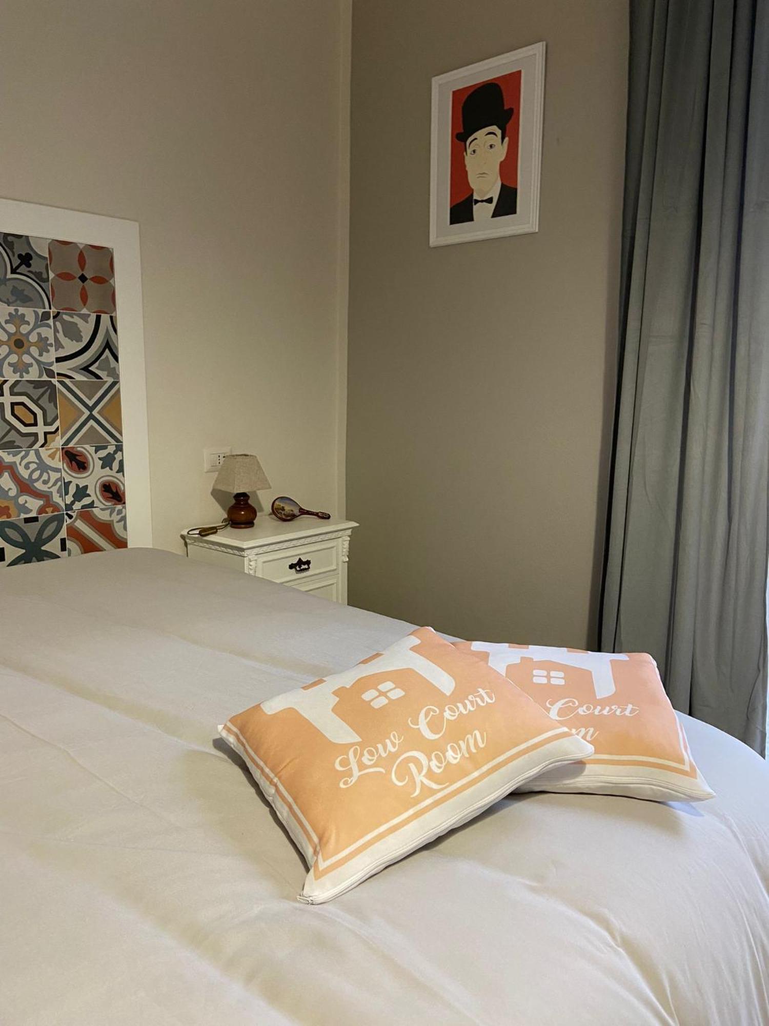 Tinellari Rooms เนเปิลส์ ภายนอก รูปภาพ