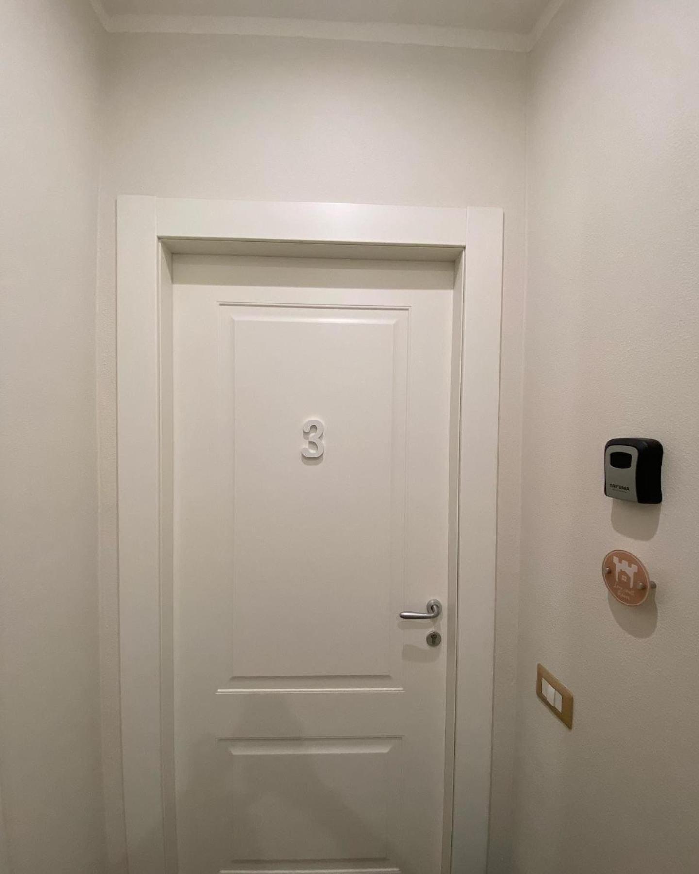 Tinellari Rooms เนเปิลส์ ภายนอก รูปภาพ